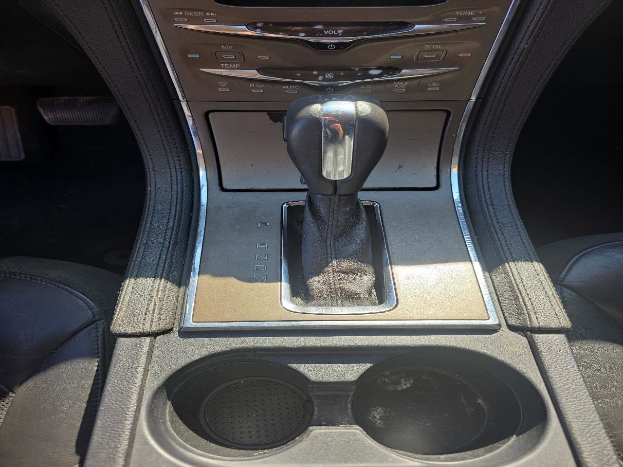 Used 2012 Lincoln MKX FWD image 17