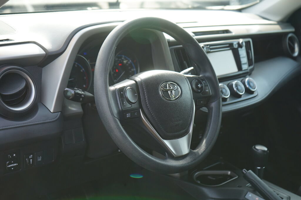 Used 2018 Toyota RAV4 LE w/ All Weather Liner Package FWD image 10