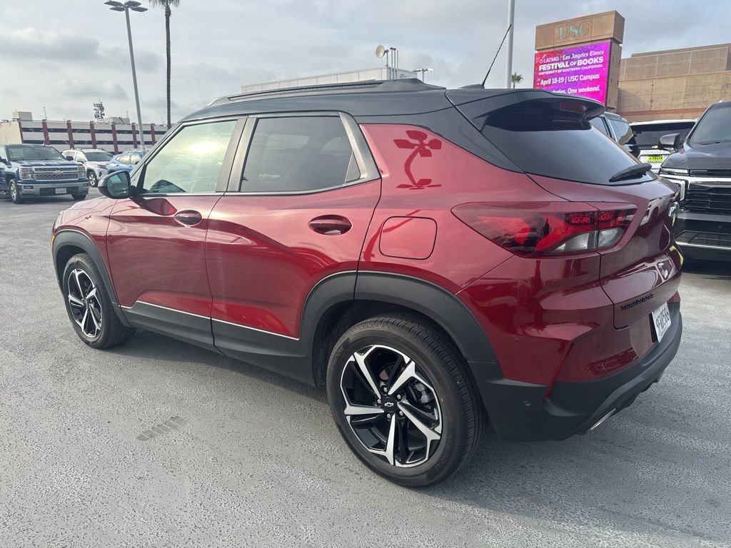 Used 2023 Chevrolet TrailBlazer RS w/ Sun and Liftgate Package FWD image 6