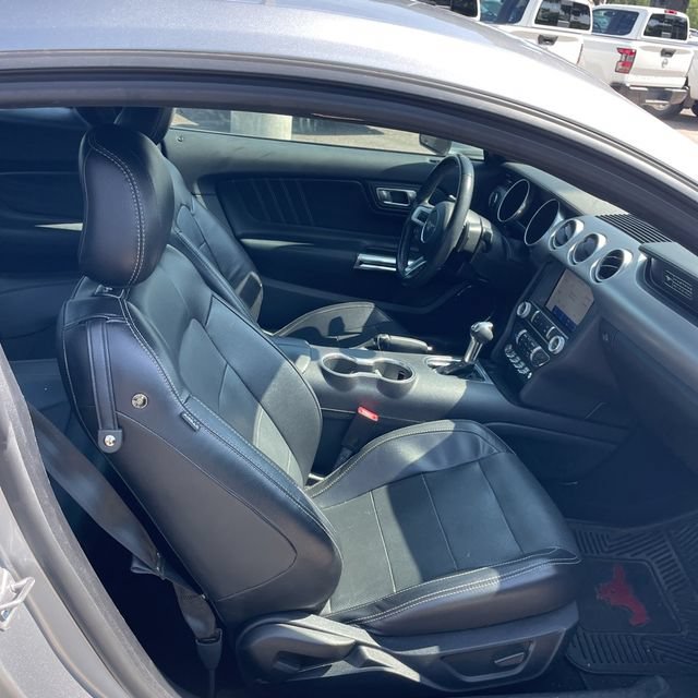 Used 2020 Ford Mustang Premium RWD image 15