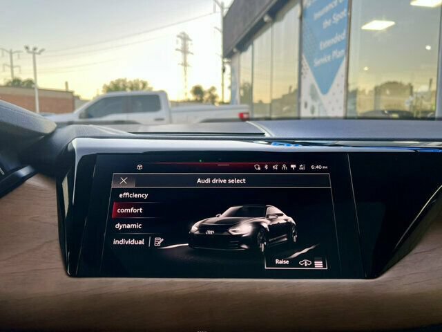 Used 2023 Audi e-tron GT Premium Plus AWD/4WD image 33