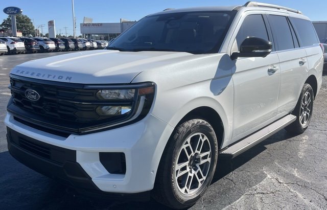 New 2025 Ford Expedition Active image 4