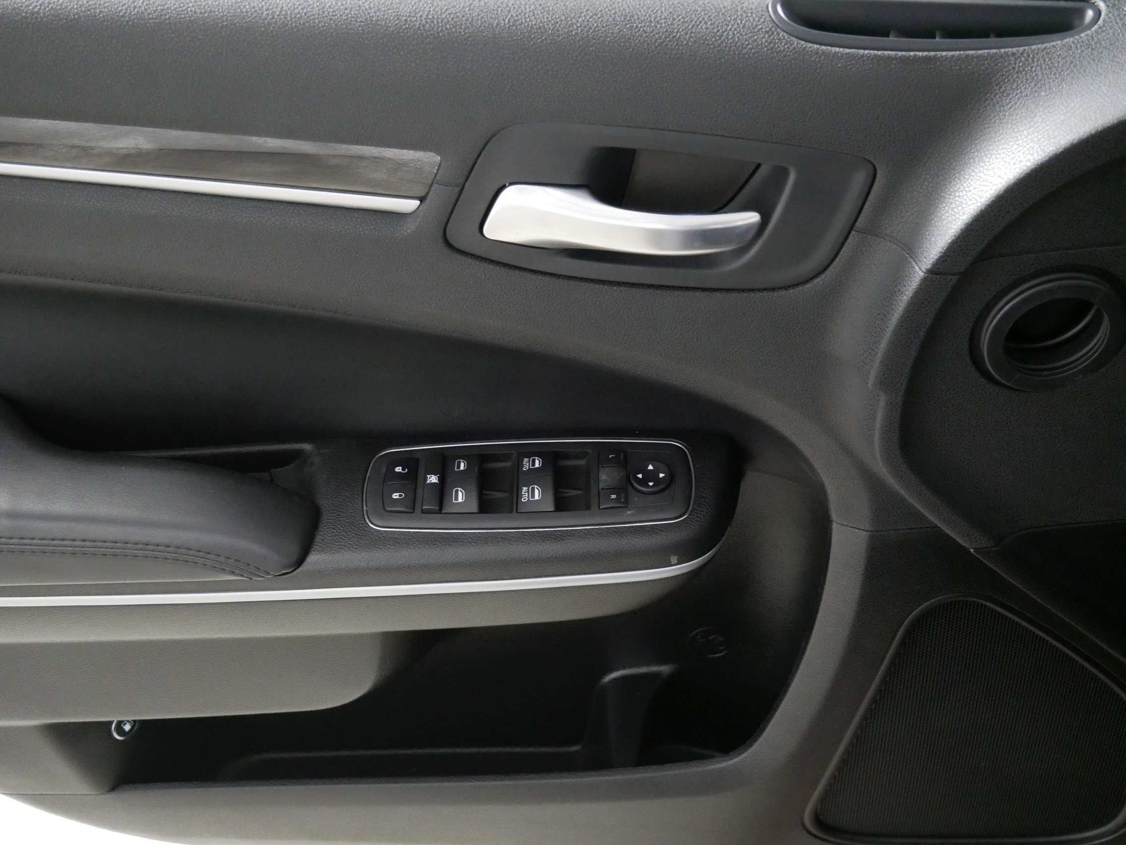 Used 2022 Chrysler 300 Touring image 19