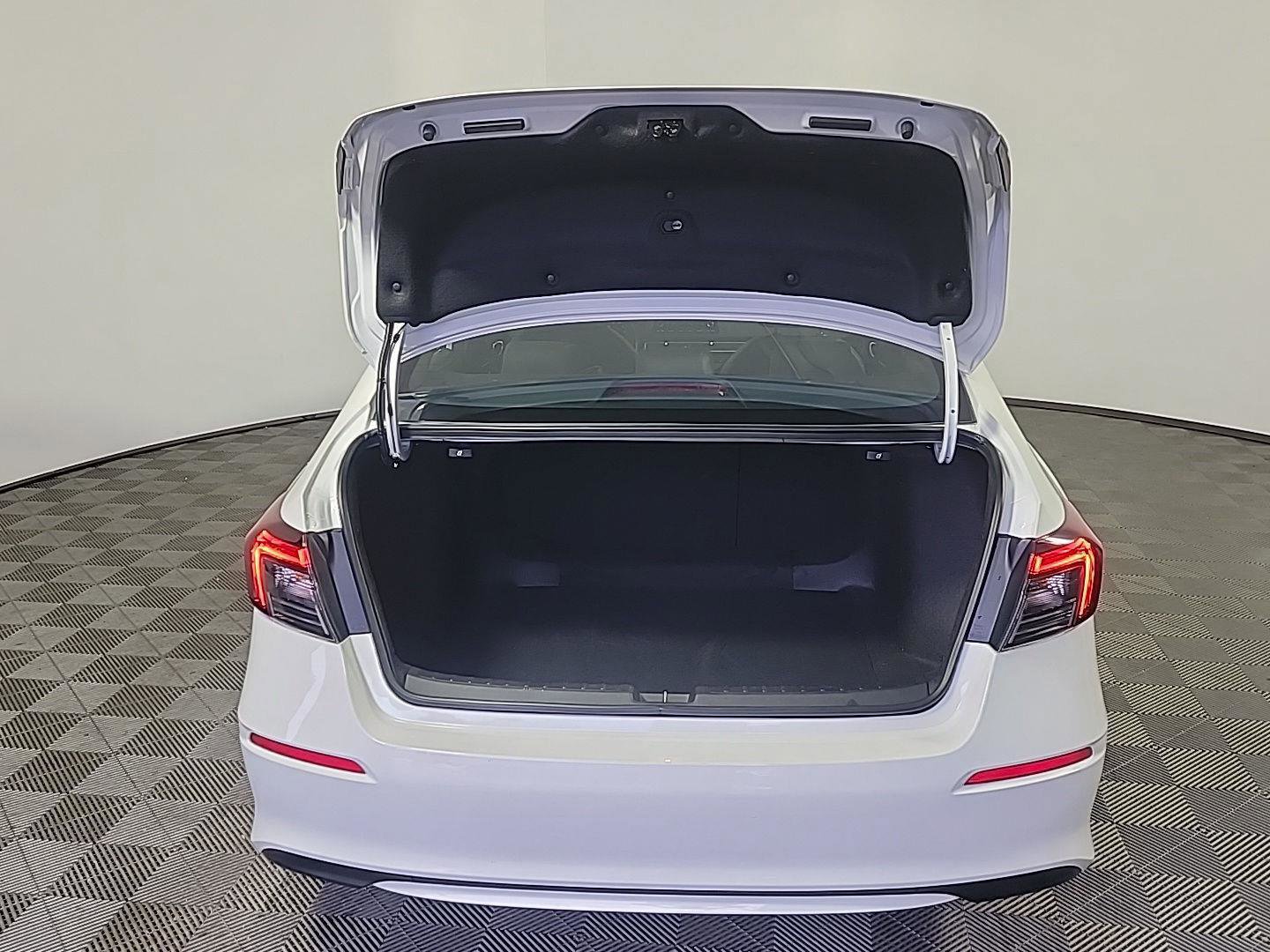 Certified 2025 Honda Civic Sport Touring image 8