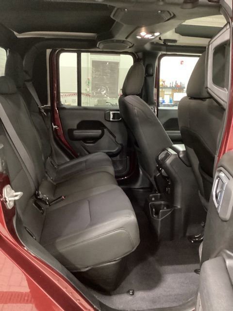 Used 2022 Jeep Gladiator Sport image 15