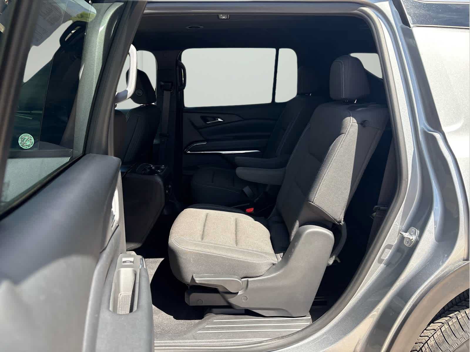 Used 2026 Chevrolet Traverse LT FWD image 12