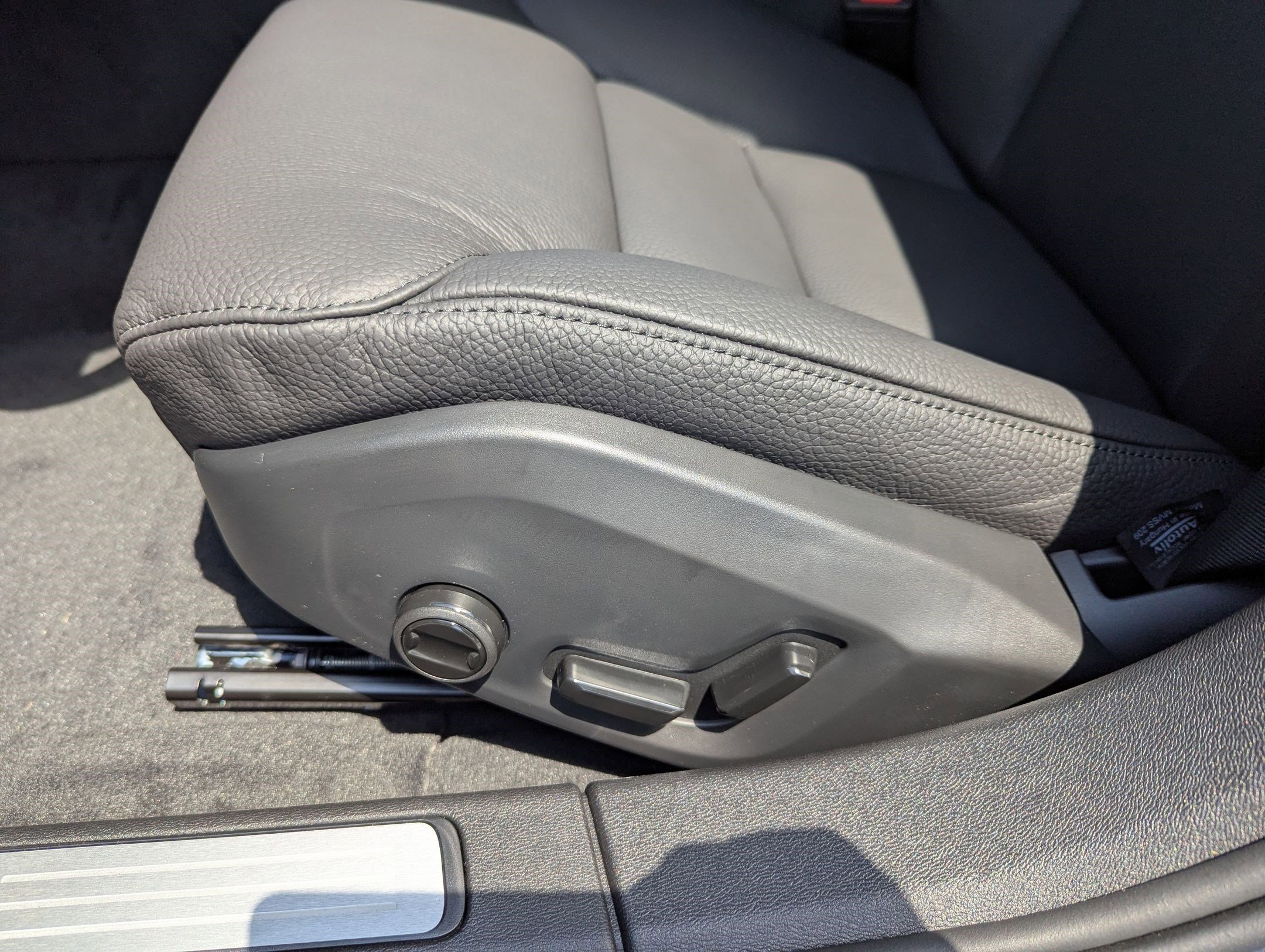 New 2026 Volvo V60 B5 Cross Country Plus w/ Protection Package Premier image 9