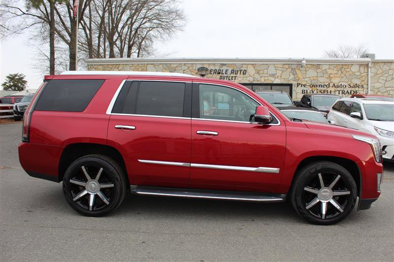 Used 2015 Cadillac Escalade Luxury AWD/4WD image 8