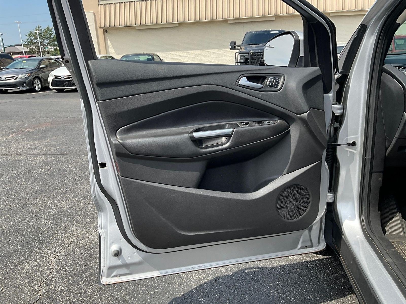 Used 2017 Ford Escape Titanium FWD image 18