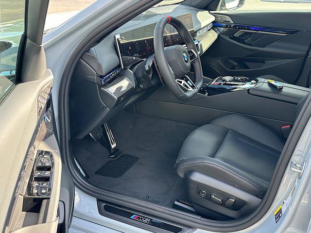 New 2026 BMW M5 w/ Executive Package image 4
