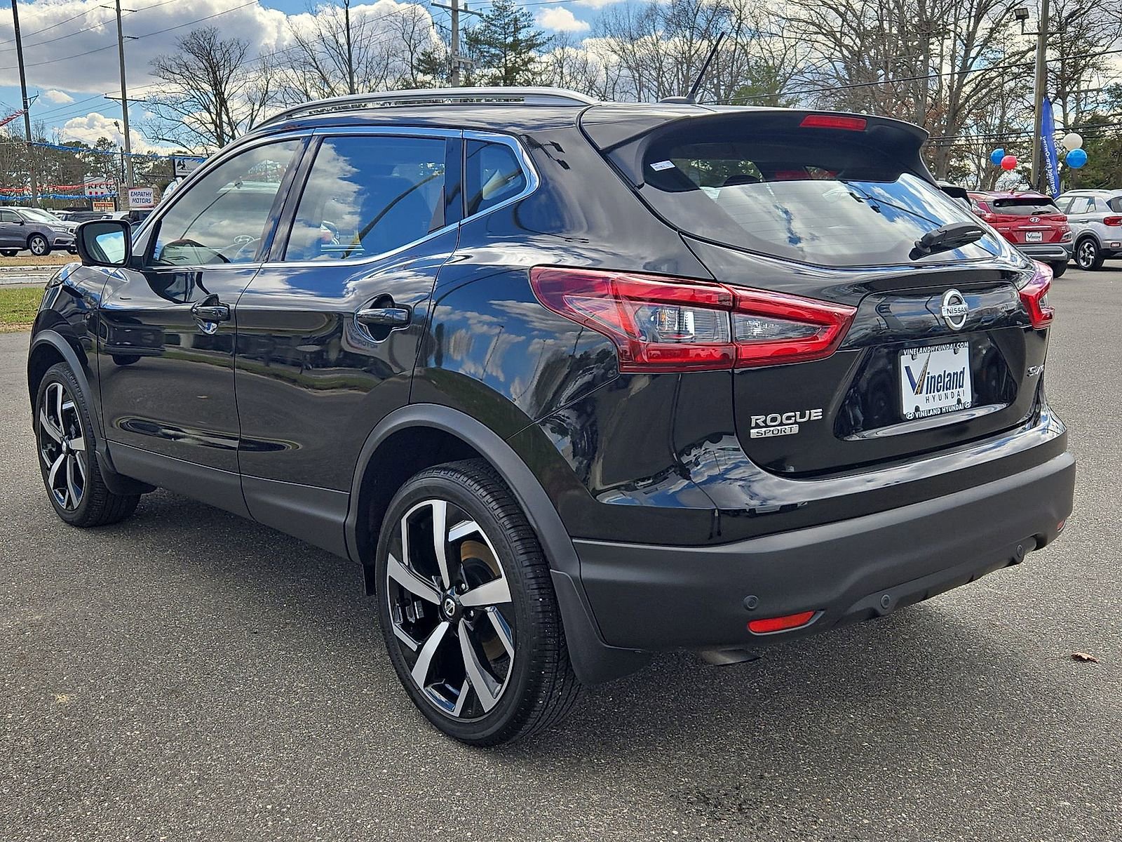 Used 2021 Nissan Rogue Sport SL w/ Premium Package image 28