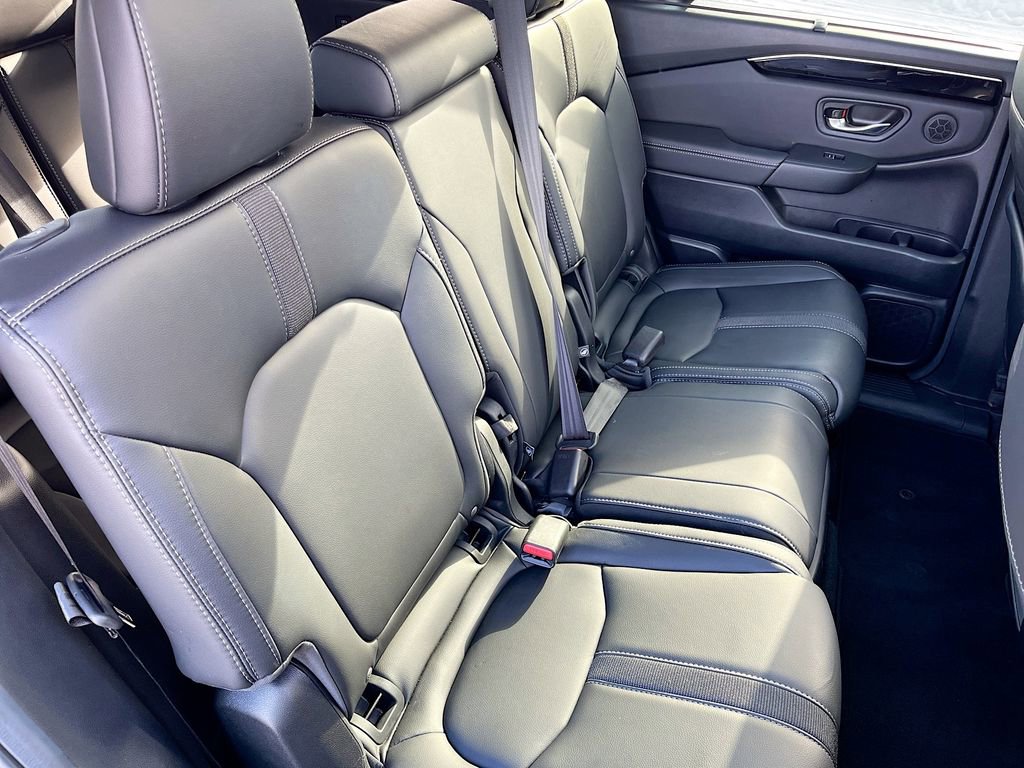 Used 2025 Honda Pilot Touring image 30