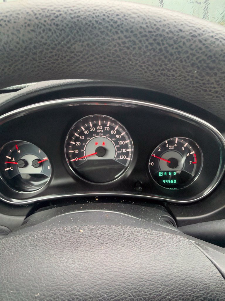 Used 2013 Chrysler 200 LX FWD image 9