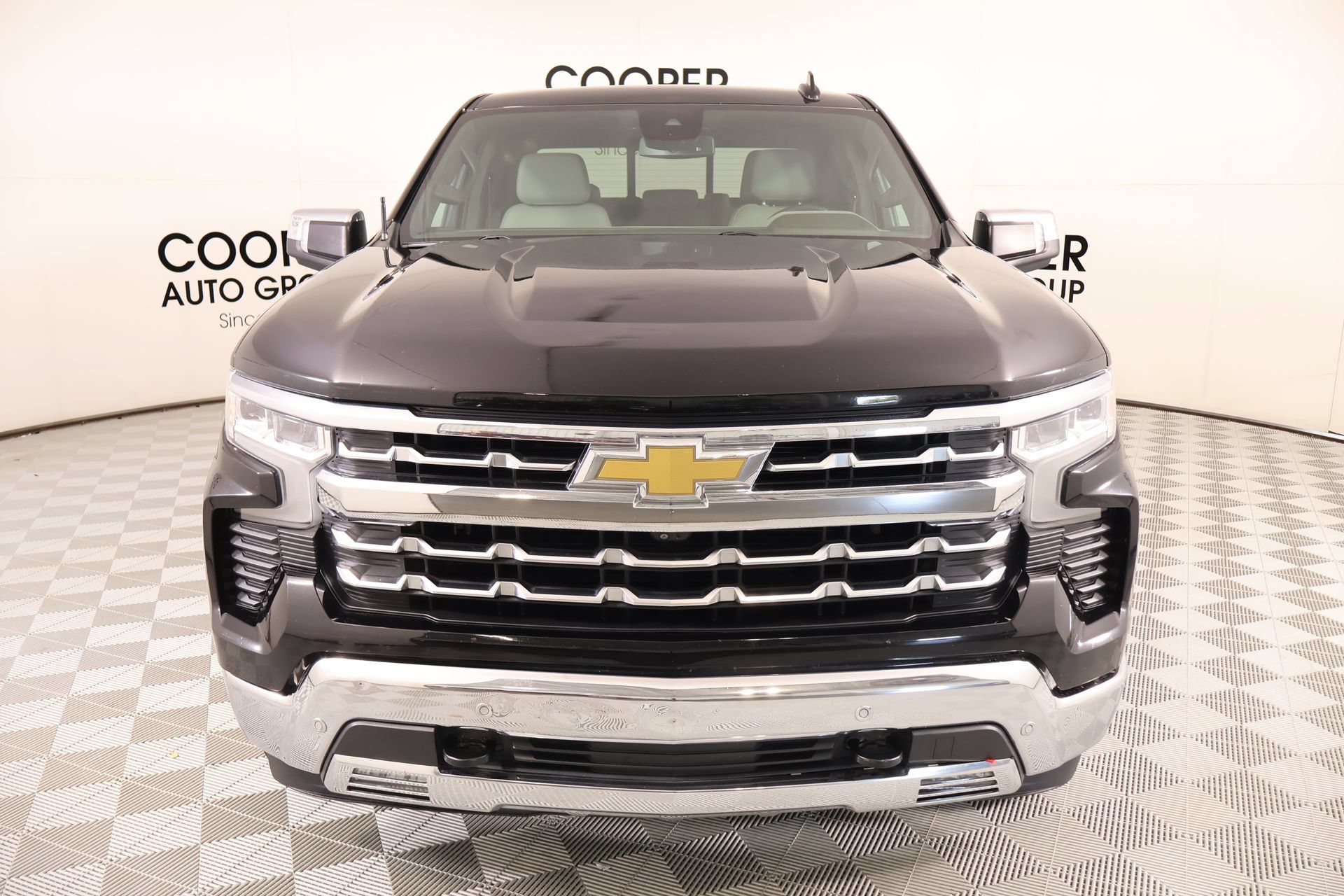Used 2022 Chevrolet Silverado 1500 LTZ AWD/4WD image 10