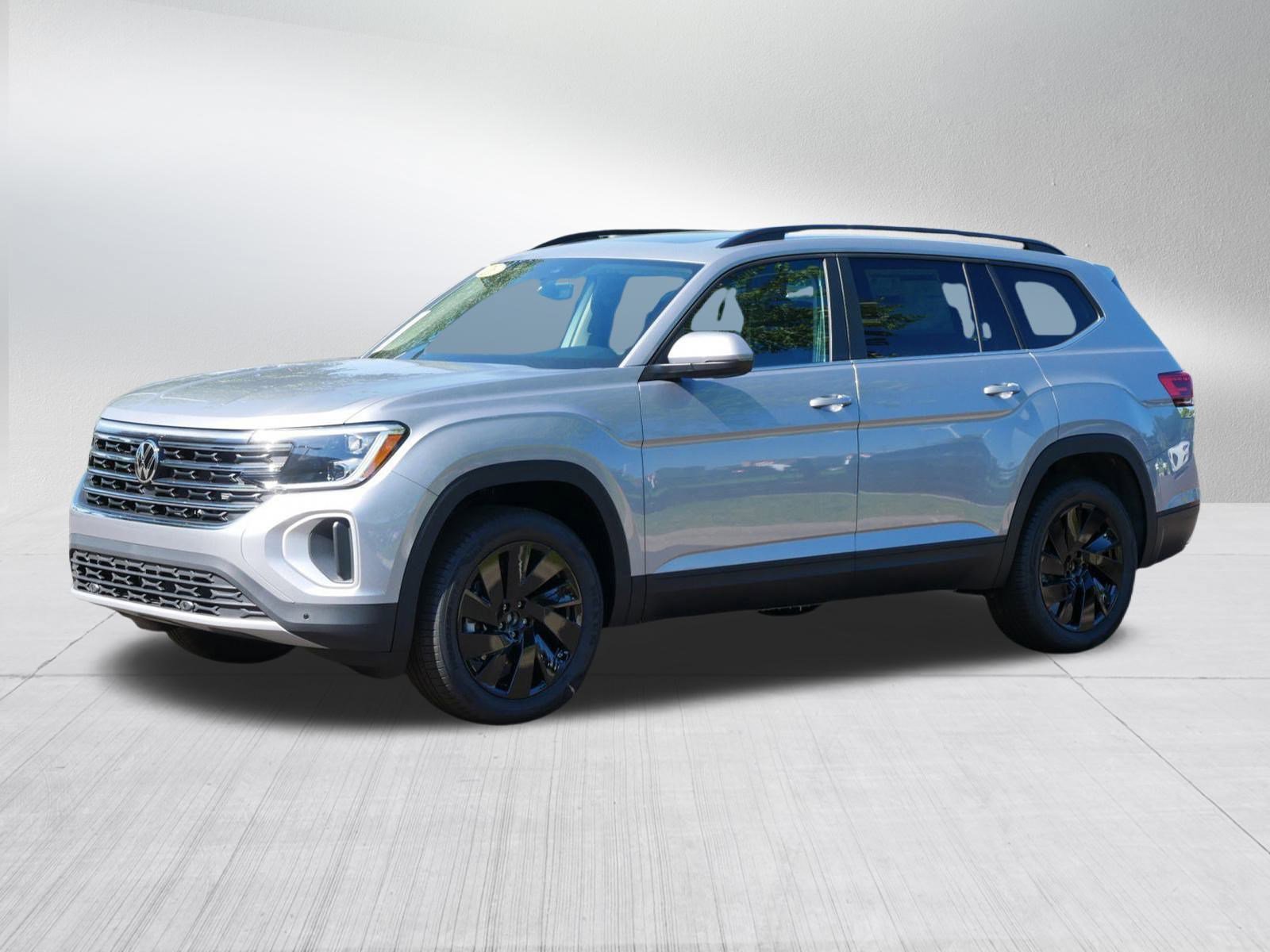 New 2026 Volkswagen Atlas SE image 2