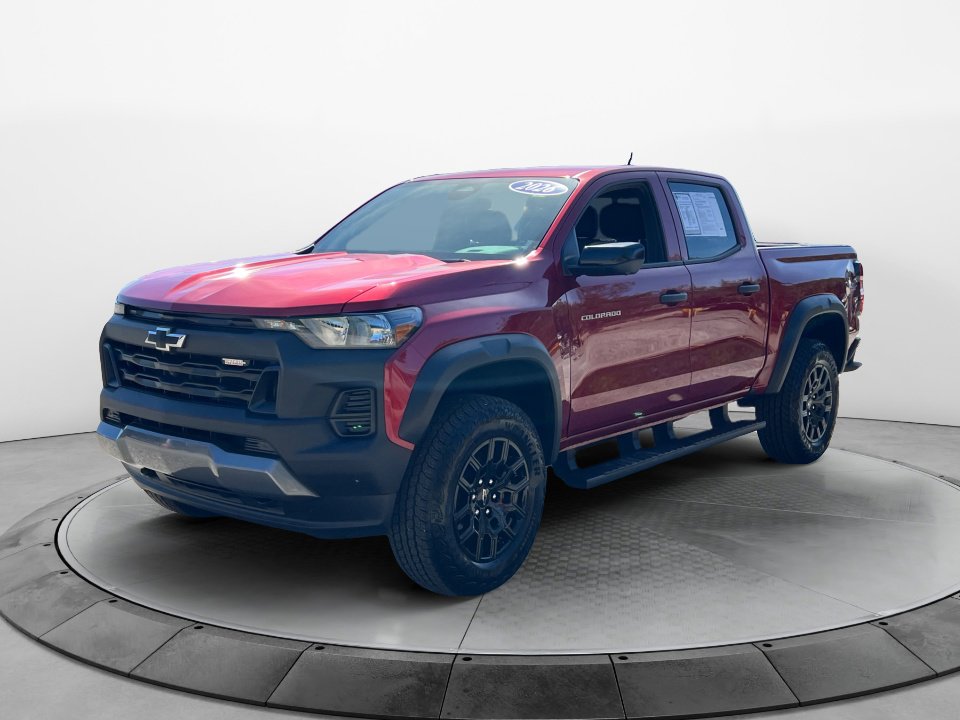 Used 2026 Chevrolet Colorado Trail Boss AWD/4WD image 3