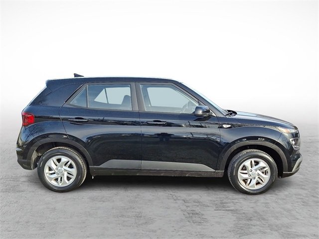 Used 2022 Hyundai Venue SE image 7