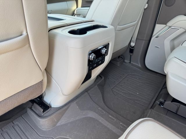 Used 2024 GMC Yukon XL Denali w/ Denali Reserve Package AWD/4WD image 15
