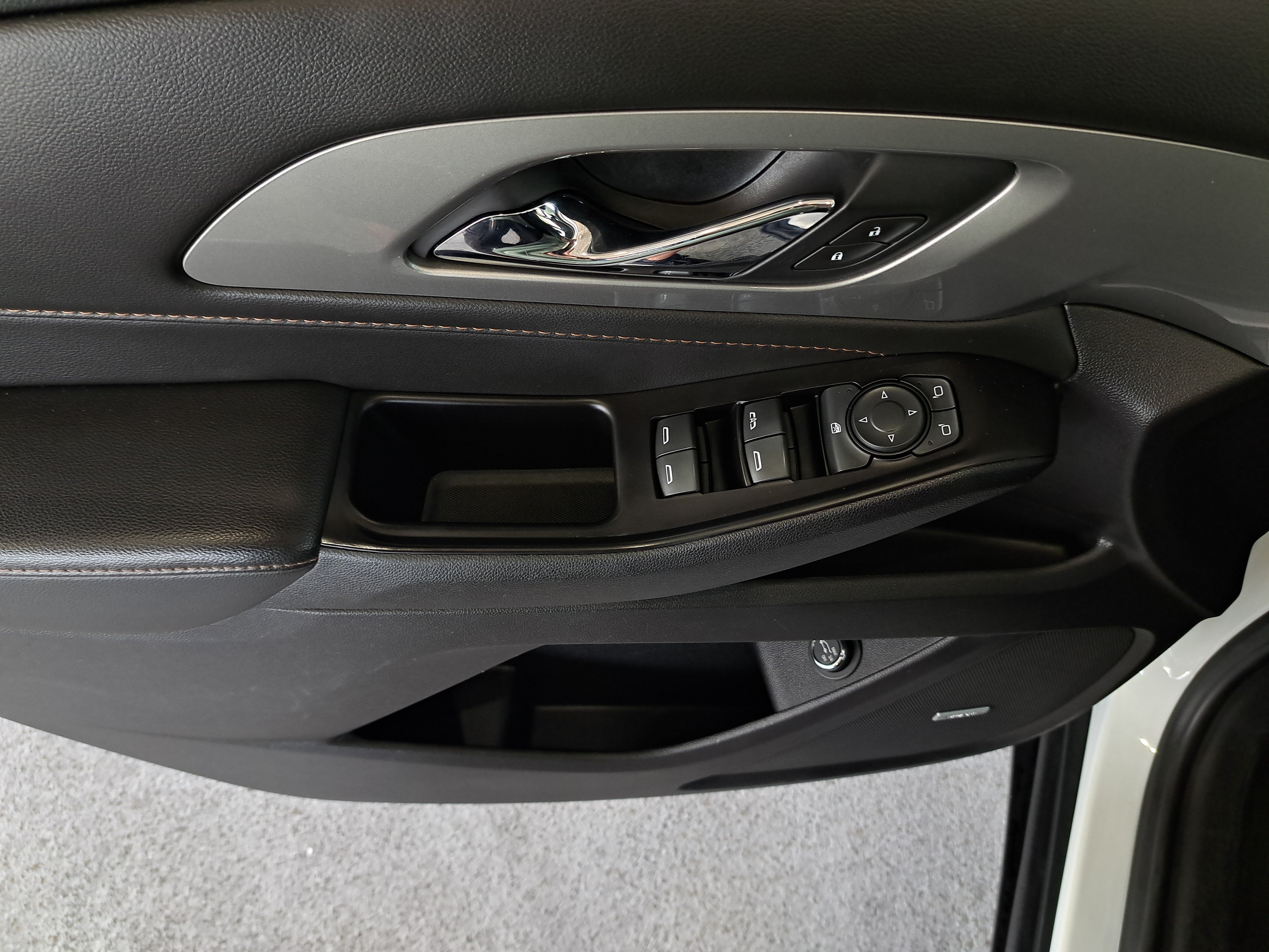 Used 2020 Chevrolet Traverse RS FWD image 18