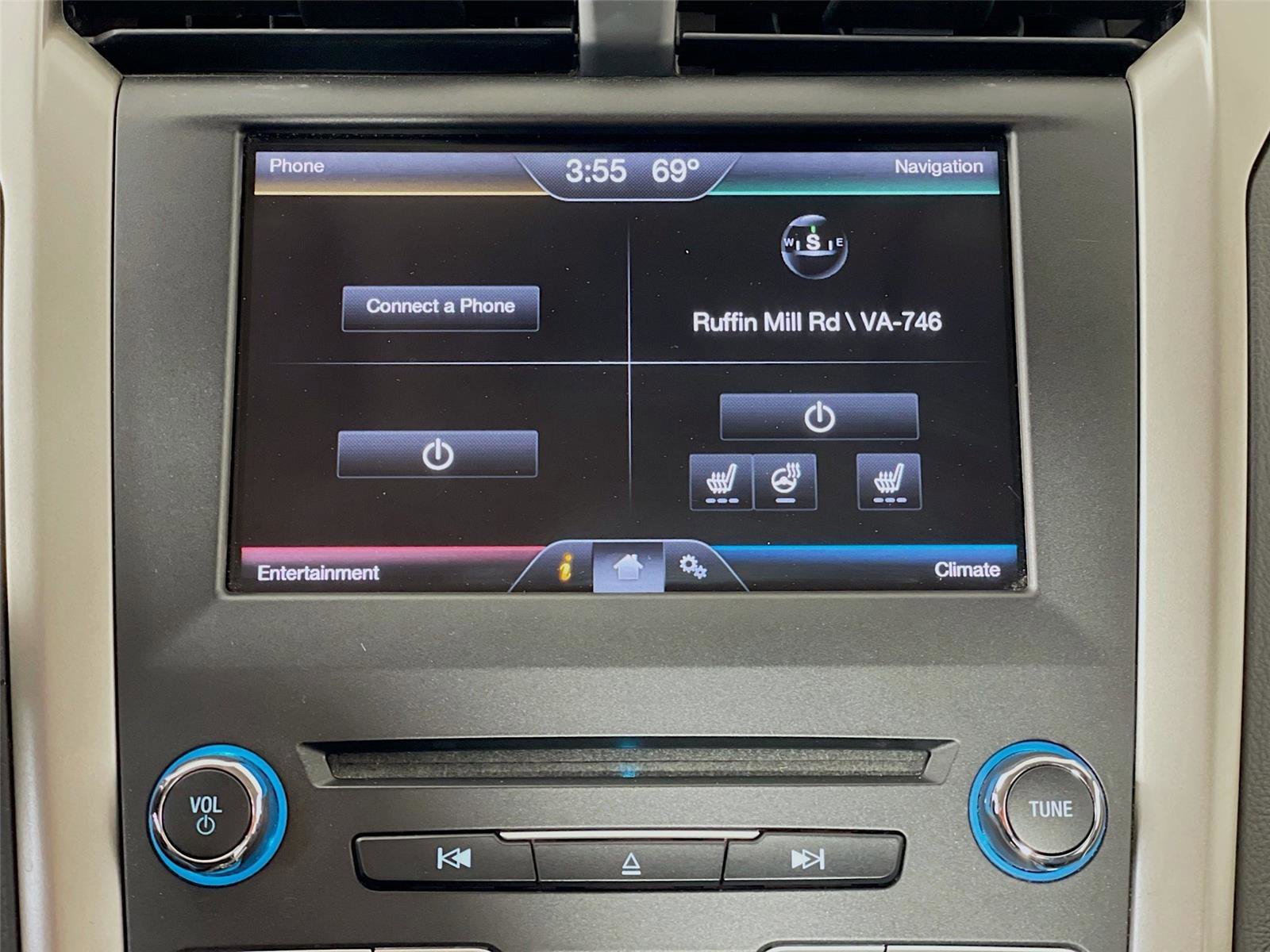 Used 2016 Ford Fusion SE w/ Equipment Group 202A FWD image 18