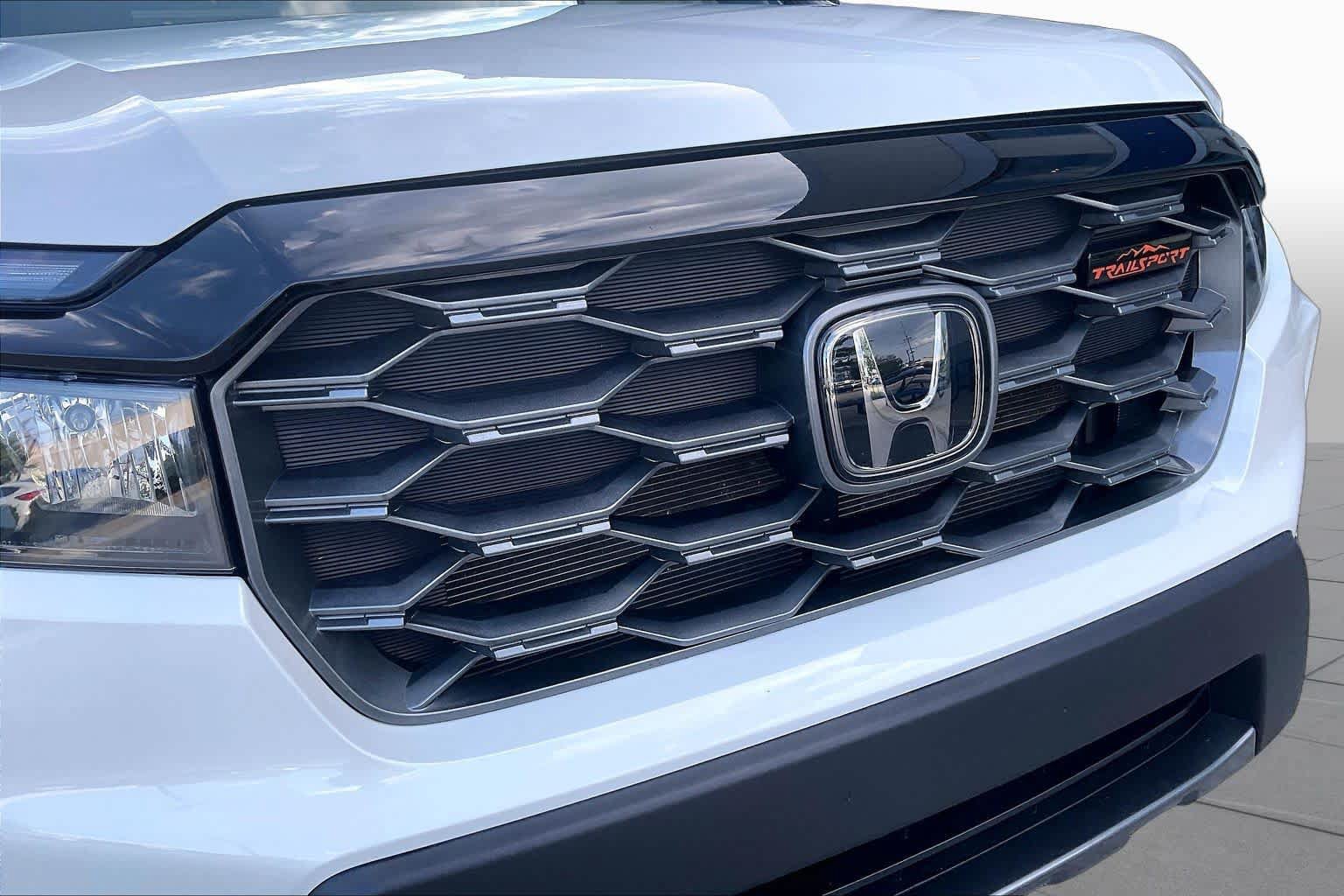 Used 2024 Honda Passport TrailSport image 31