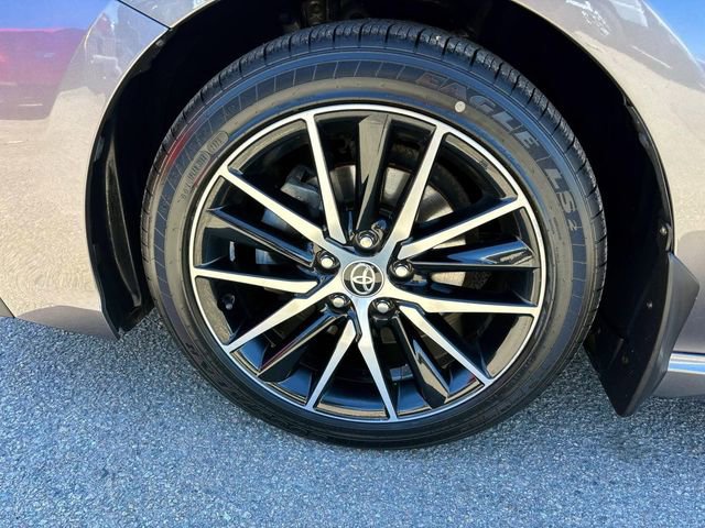 Used 2021 Toyota Camry SE w/ Cold Weather Package FWD image 7
