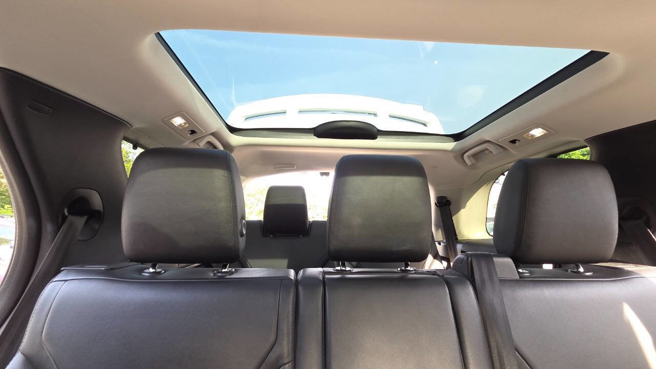 Used 2019 Land Rover Discovery SE AWD/4WD image 49