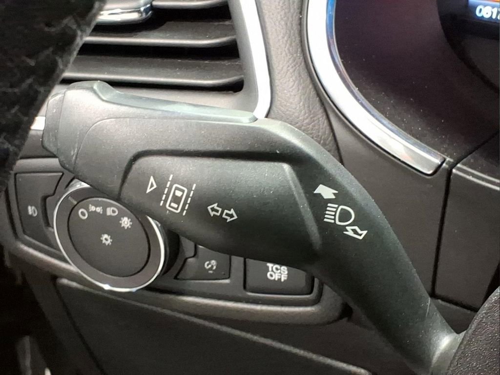 Certified 2019 Ford Edge Titanium w/ Equipment Group 301A AWD/4WD image 19