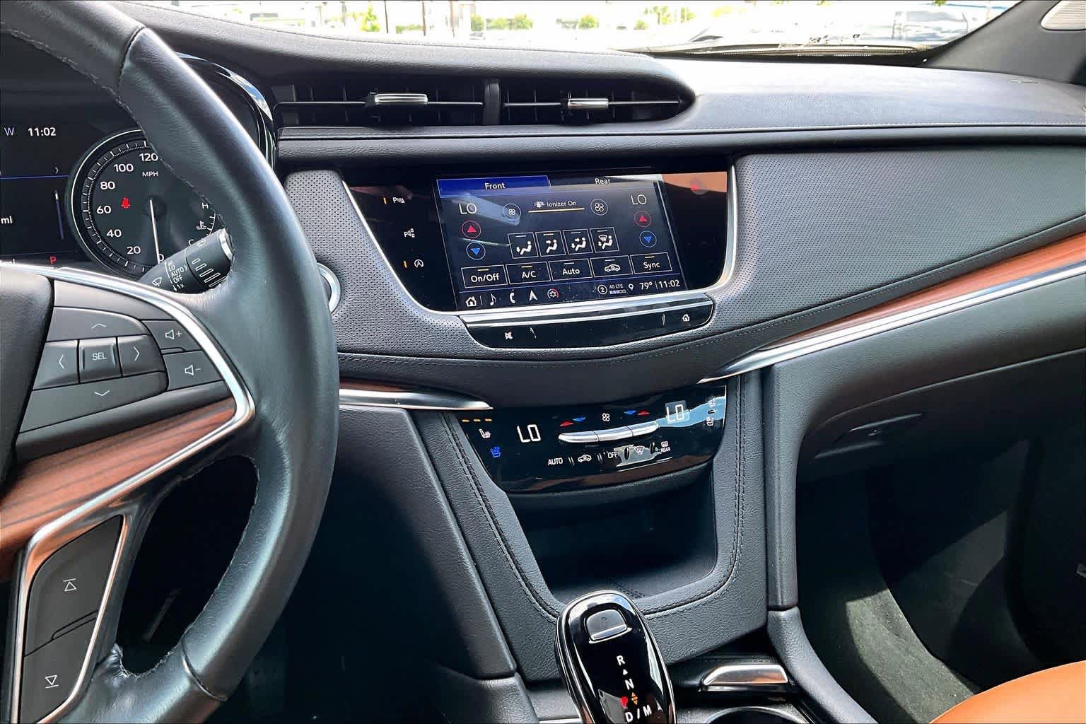 Used 2023 Cadillac XT5 Premium Luxury w/ Technology Package FWD image 7
