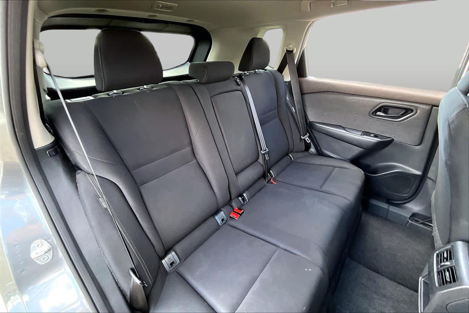 Used 2023 Nissan Rogue S FWD image 17