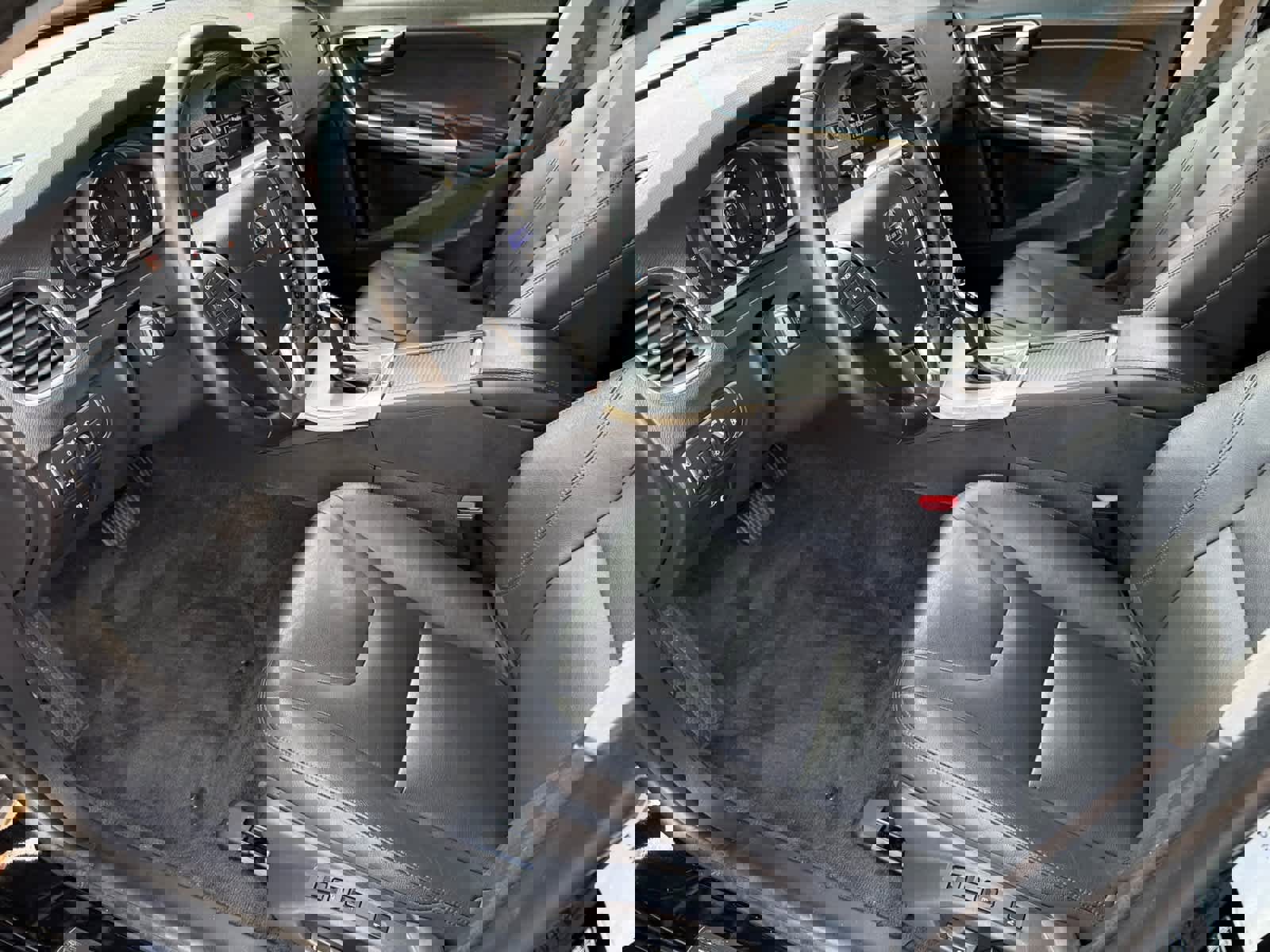 Used 2018 Volvo V60 T5 Cross Country w/ Convenience Package image 14