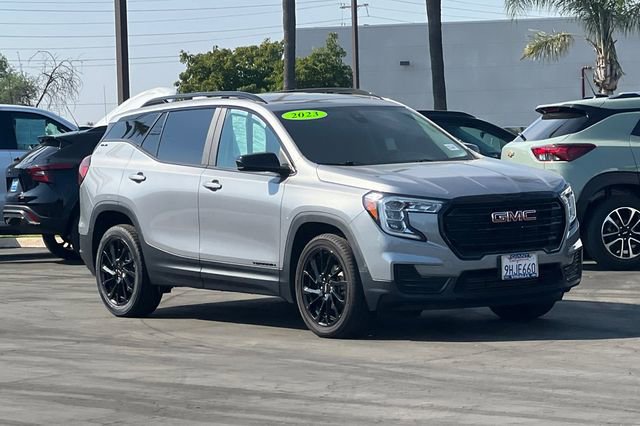 Used 2023 GMC Terrain SLE w/ Elevation Edition FWD video 2