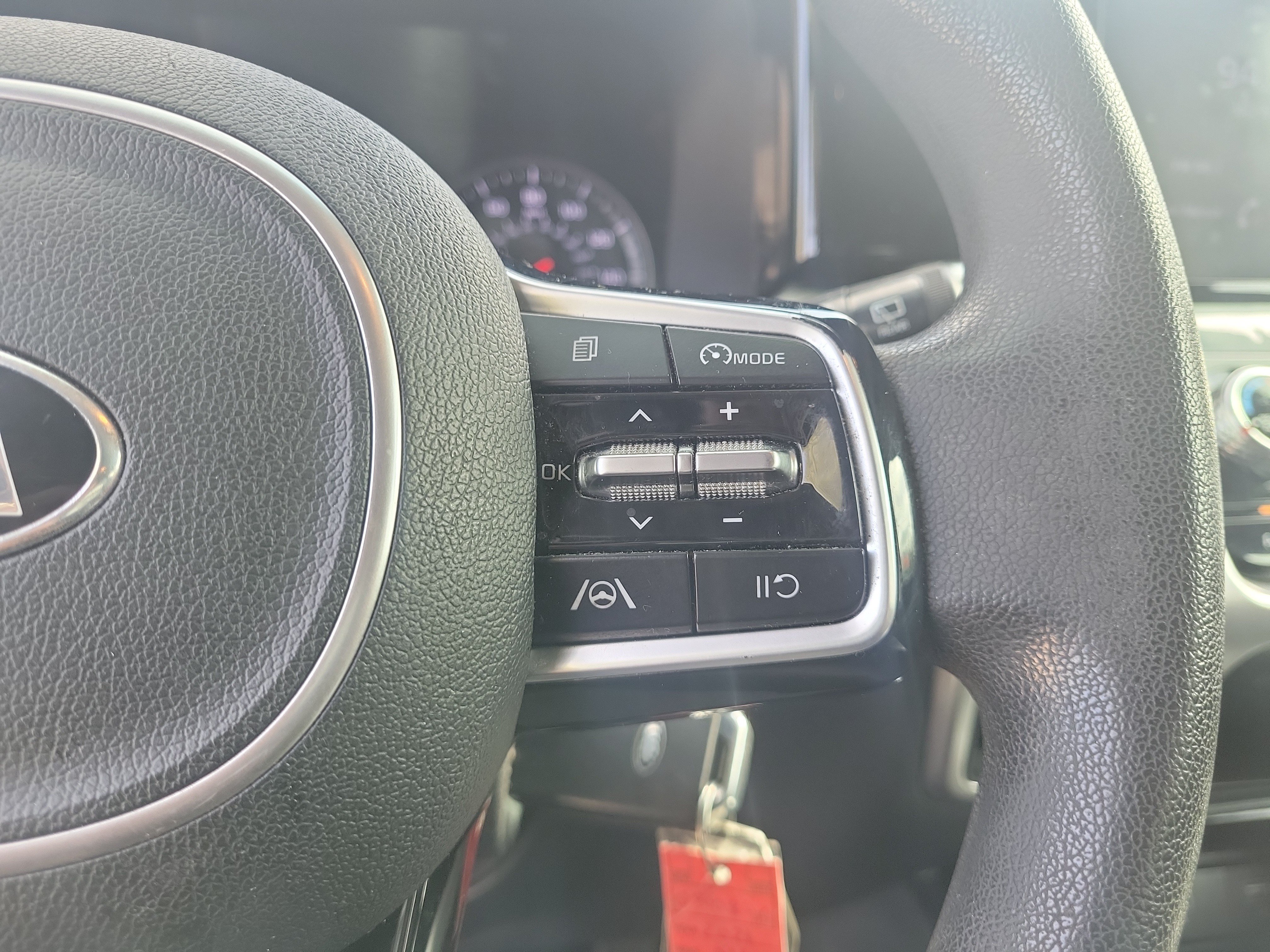 Used 2021 Kia Sorento LX FWD image 25