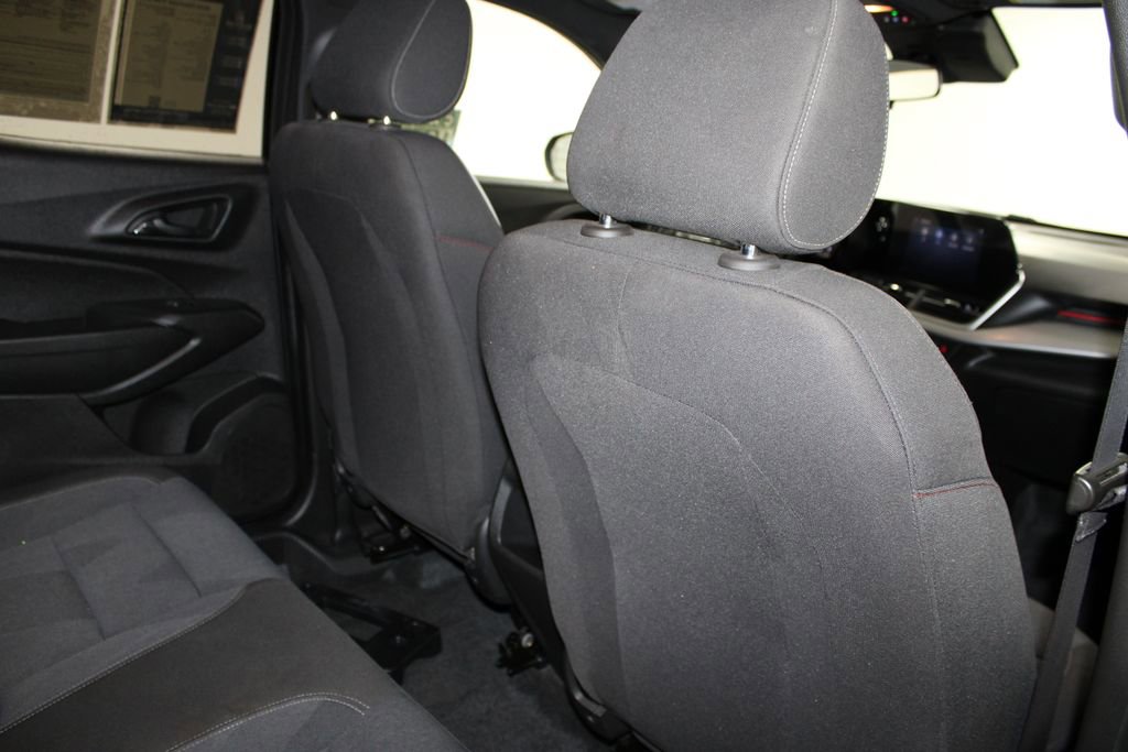 Used 2024 Chevrolet Trax RS w/ Driver Confidence Package image 29