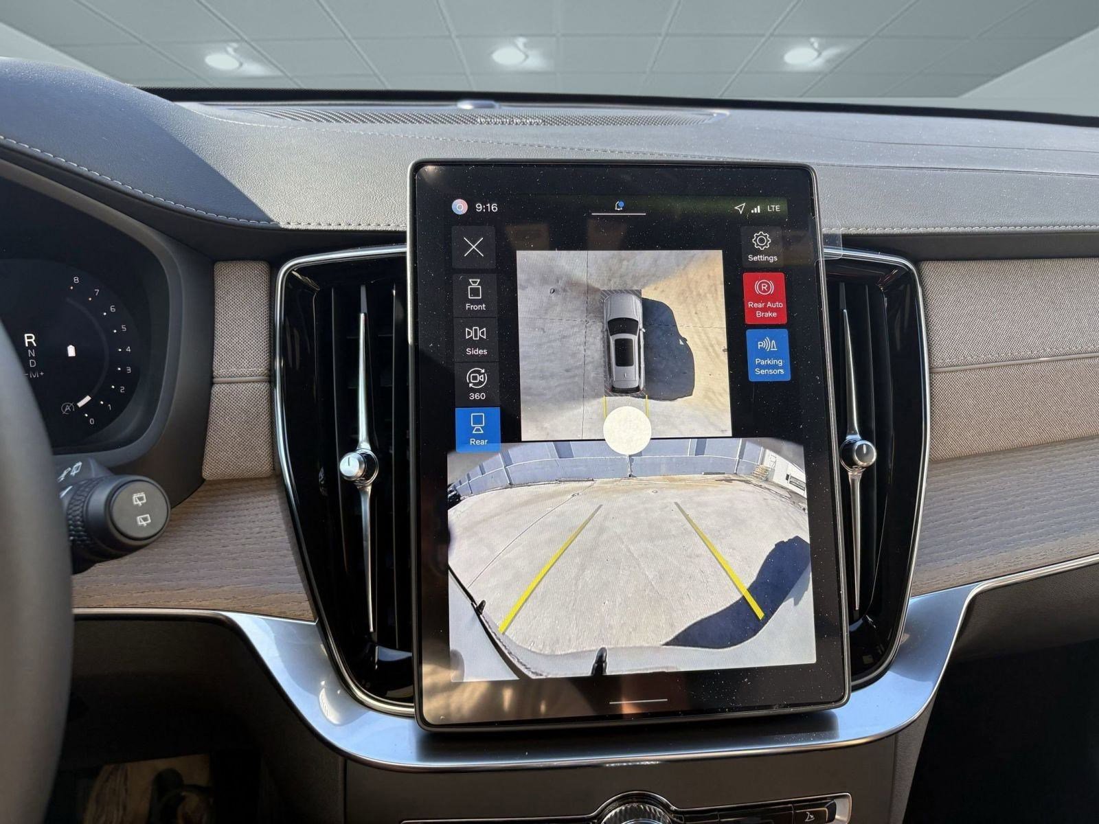 New 2026 Volvo XC90 B6 Plus w/ Protection Package Premier image 31