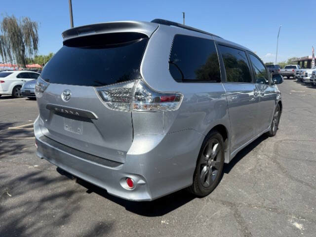 Used 2015 Toyota Sienna SE Premium FWD image 3