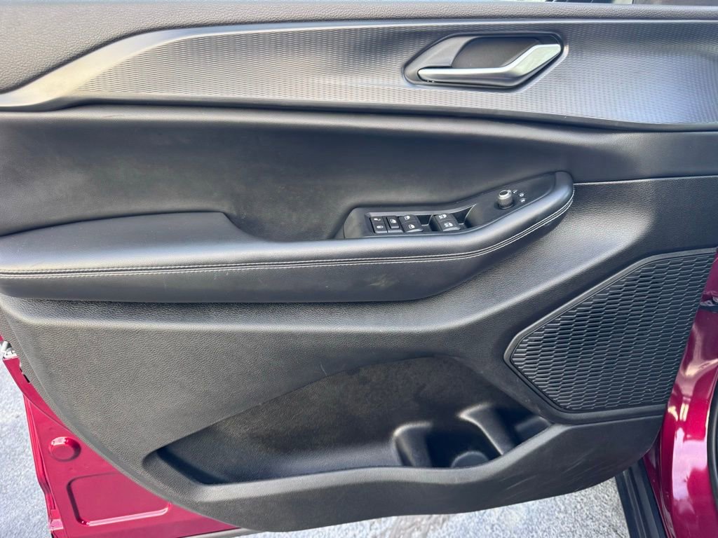 Used 2023 Jeep Grand Cherokee Laredo image 21