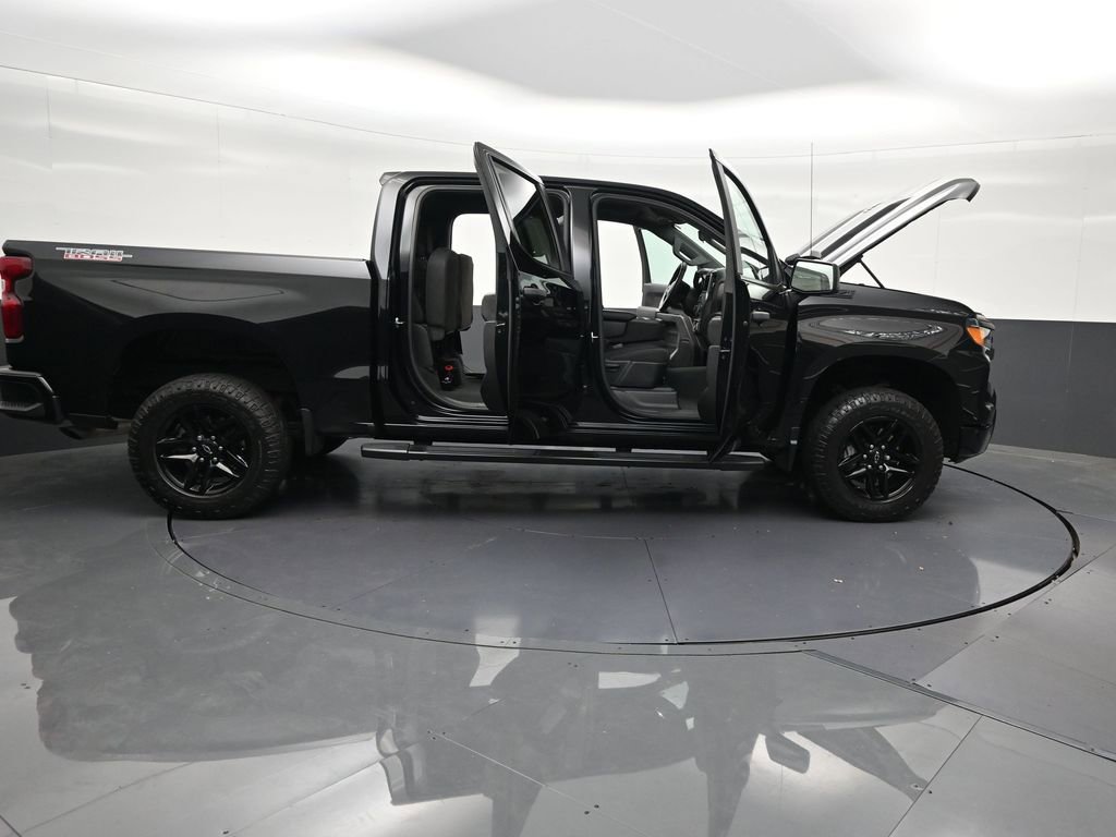 Used 2023 Chevrolet Silverado 1500 Custom Trail Boss w/ LPO, Dark Essentials Package AWD/4WD image 32