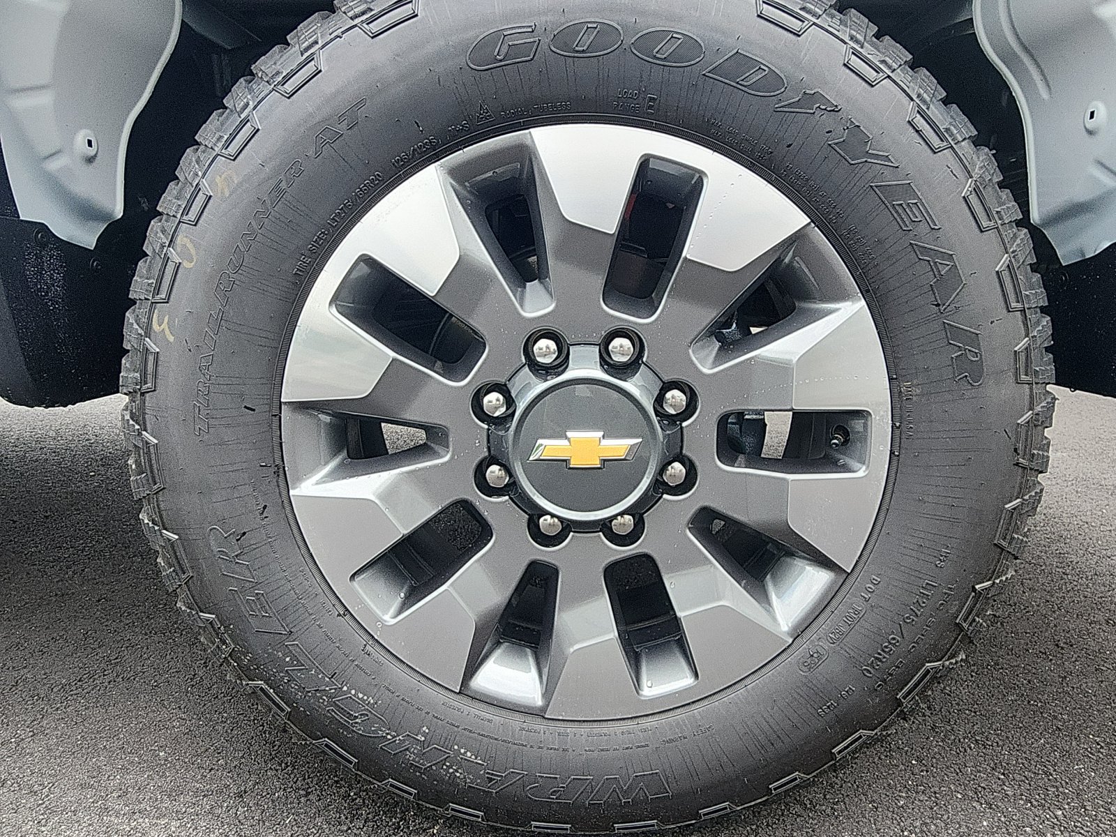 New 2026 Chevrolet Silverado 2500 LT w/ All Star Edition AWD/4WD image 9