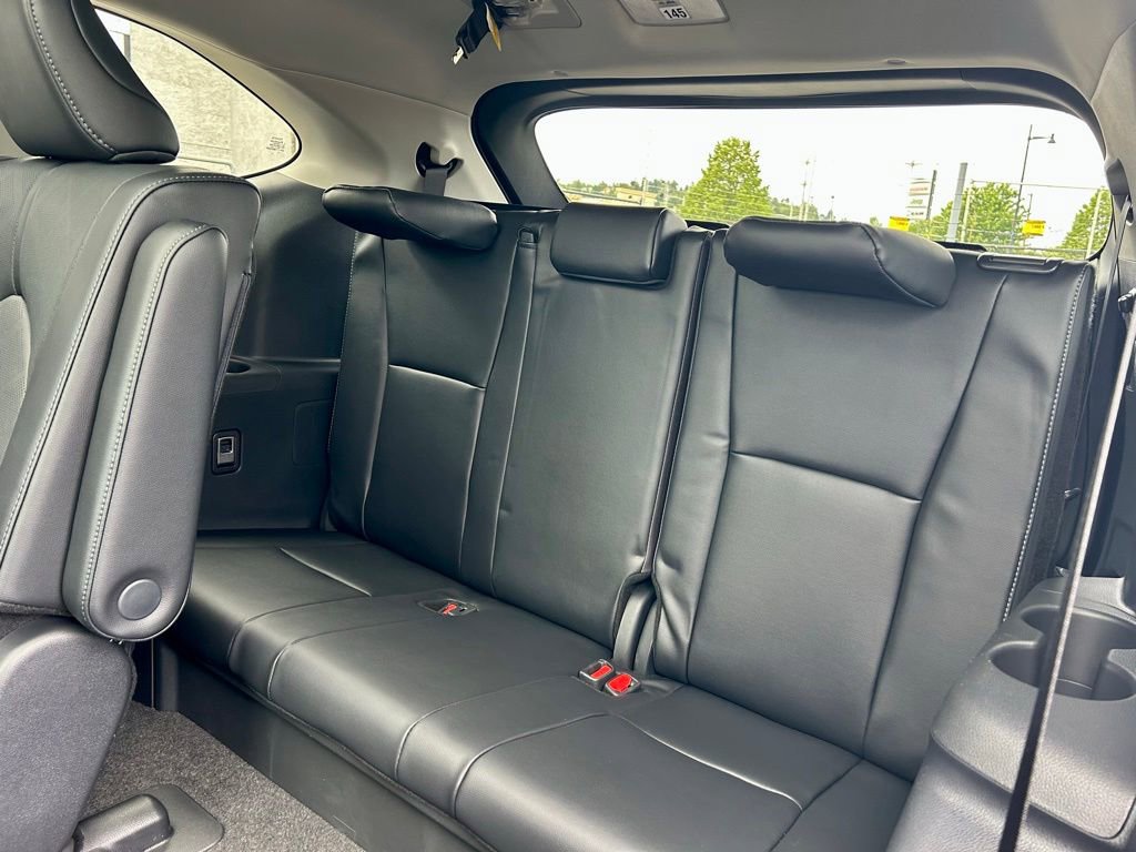 New 2026 Toyota Highlander Platinum AWD/4WD image 13