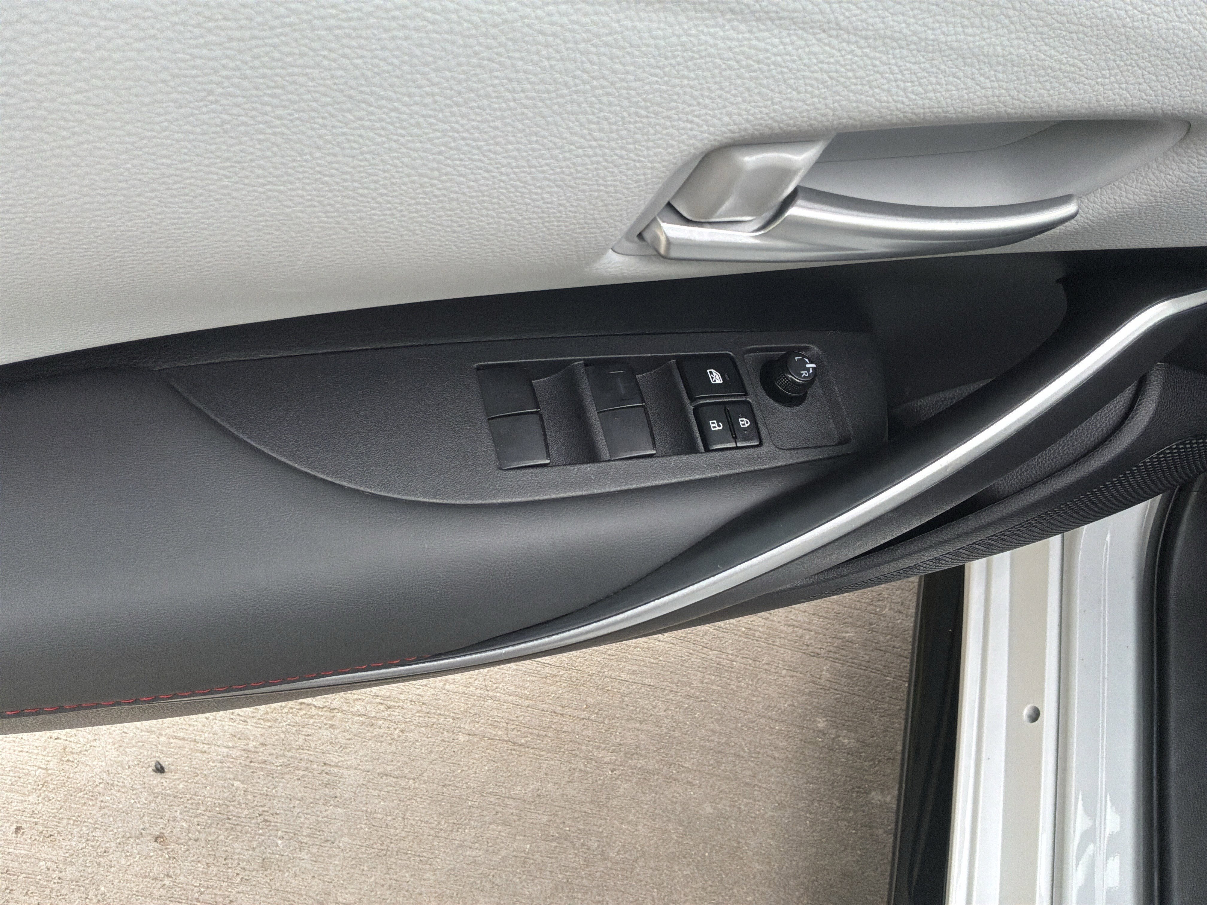 Used 2024 Toyota Corolla SE FWD image 15