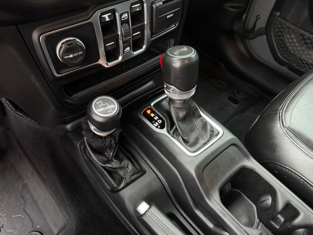 Used 2021 Jeep Wrangler Unlimited Sahara AWD/4WD image 45