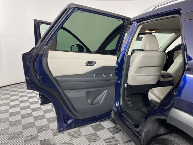 Used 2022 Nissan Pathfinder SL AWD/4WD image 36