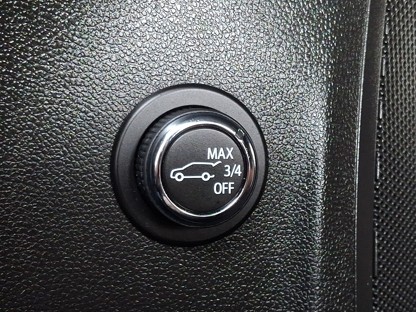 Used 2022 Buick Envision Essence w/ Technology Package I AWD/4WD image 25