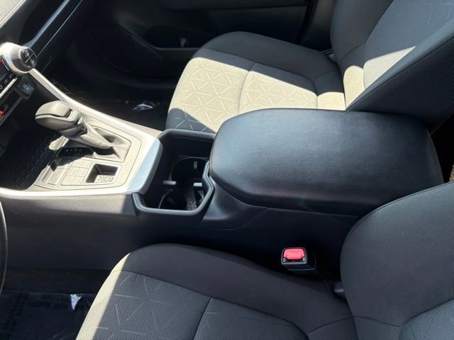 Used 2025 Toyota RAV4 XLE image 16