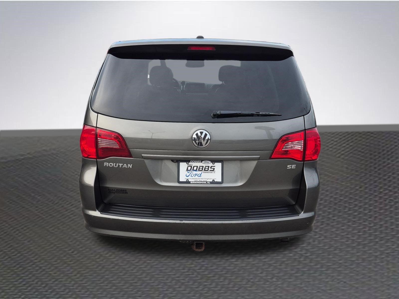 Used 2010 Volkswagen Routan SE FWD image 6