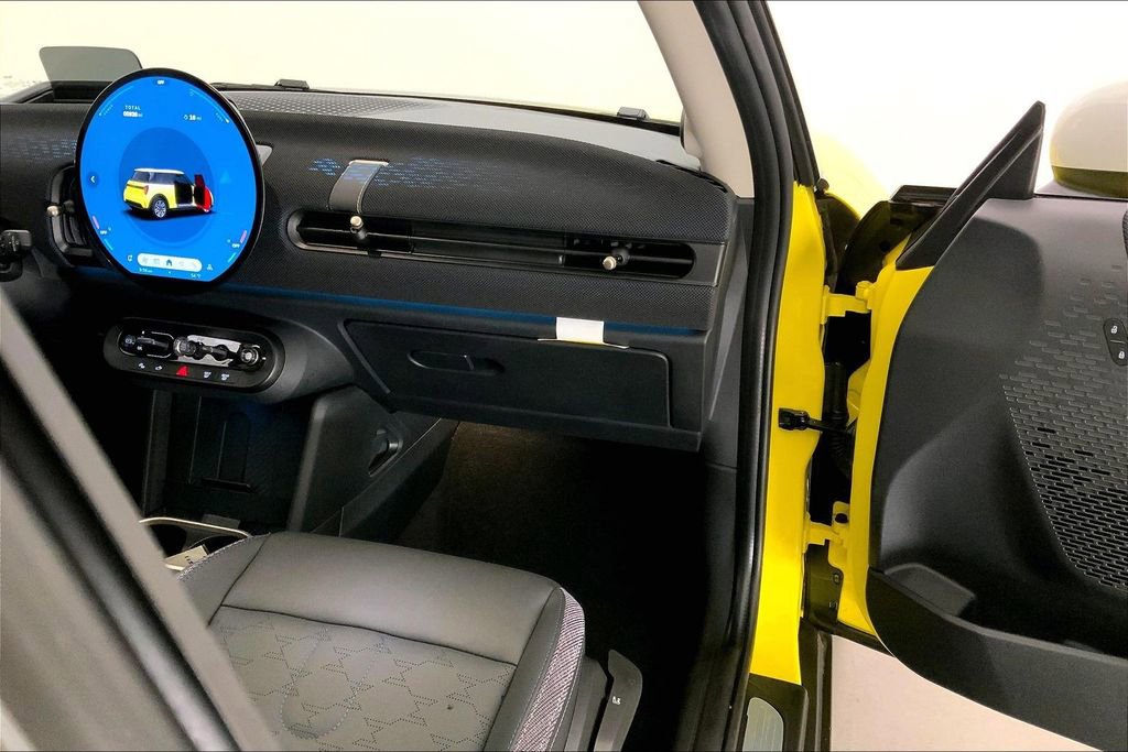 Certified 2025 MINI Cooper S image 23