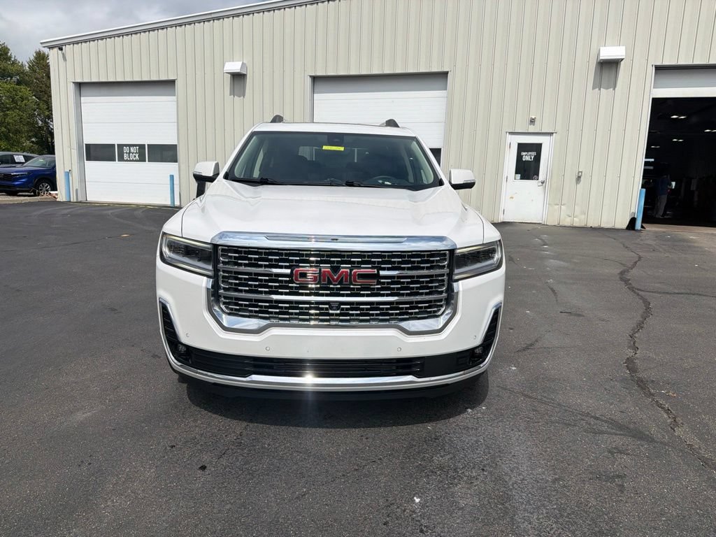 Used 2023 GMC Acadia Denali w/ Denali Ultimate Package AWD/4WD image 2