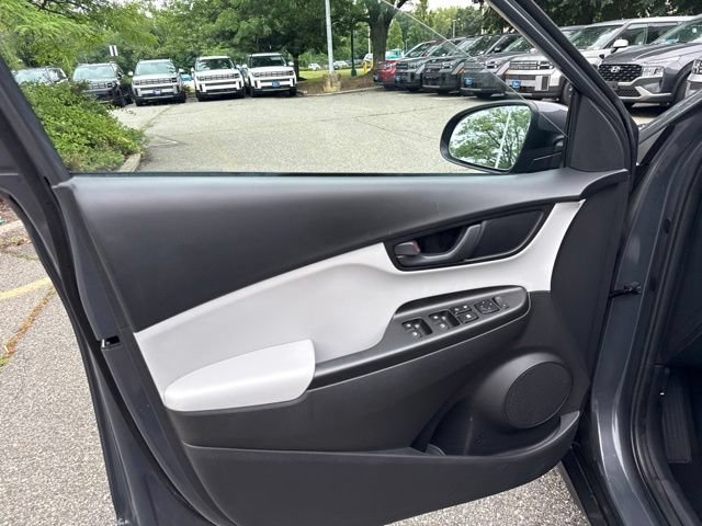 Used 2023 Hyundai Kona SE w/ Cargo Package AWD/4WD image 29