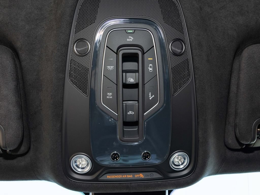 Used 2025 Bentley Bentayga AWD/4WD image 51